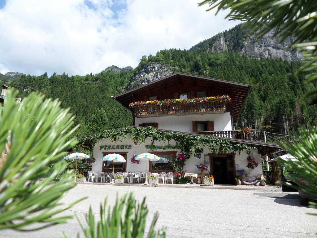 Affittacamere Pizzeria Marmolada Rocca Pietore Exterior photo