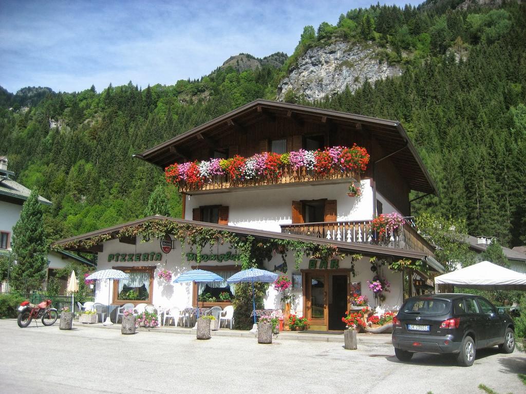 Affittacamere Pizzeria Marmolada Rocca Pietore Exterior photo